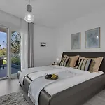 Villa Luxury Mae In Makarska, Pool And Gym