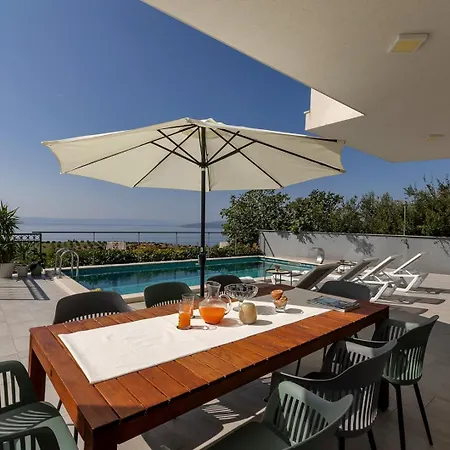 Luxury Mae In Makarska, Pool And Gym Villa *