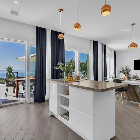 Villa Luxury Mae In Makarska, Pool And Gym