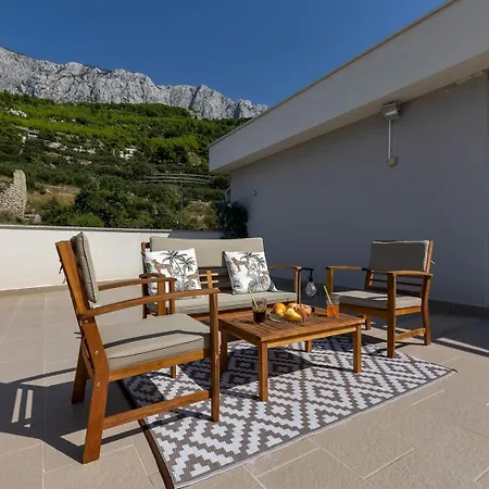 Villa Luxury Mae In Makarska, Pool And Gym