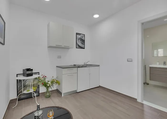 Luxury Mae In Makarska, Pool And Gym * Makarska