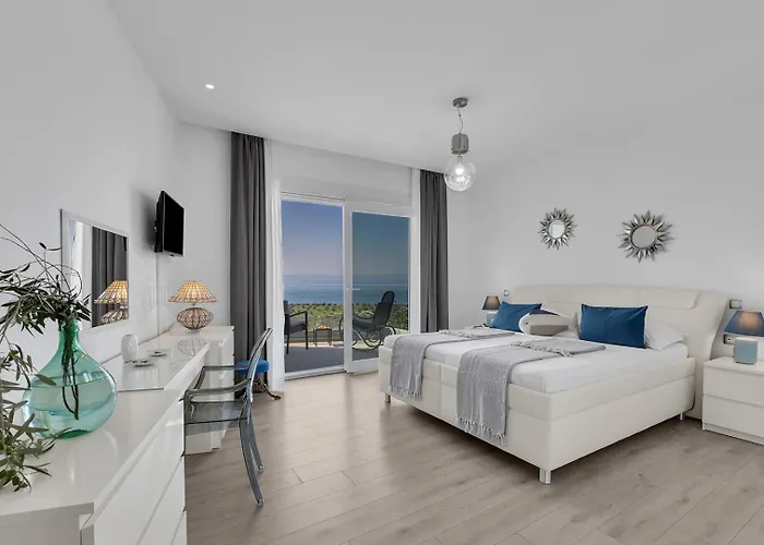 Willa Luxury Mae In Makarska, Pool And Gym