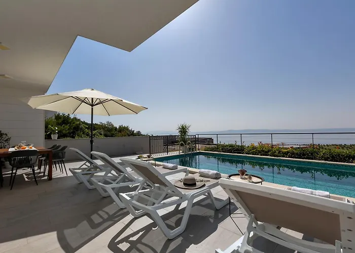 Luxury Mae In Makarska, Pool And Gym Villa