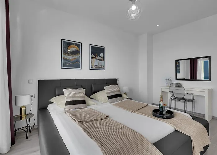 Luxury Mae In Makarska, Pool And Gym Villa Makarska