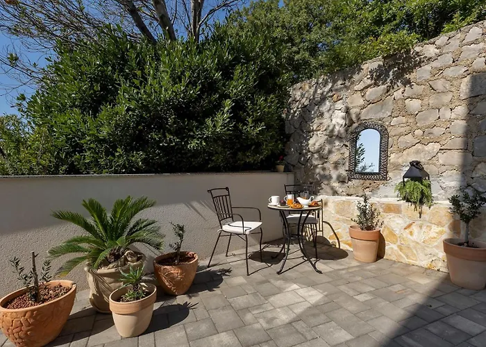 Luxury Mae In Makarska, Pool And Gym Willa *