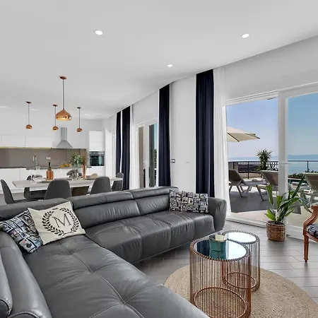 Luxury Mae In Makarska, Pool And Gym Villa