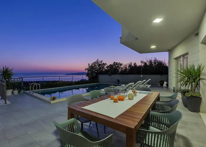 Luxury Mae In Makarska, Pool And Gym *